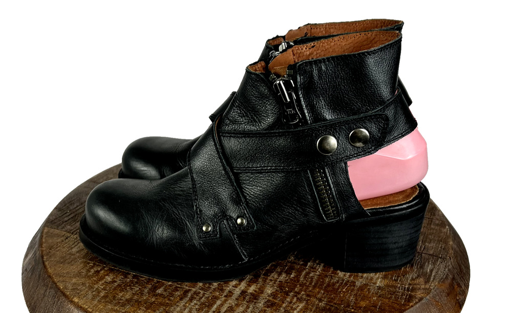 SixtySeven Booties Womens 8 Daisy Floater Ankle Black Leather Side Zipper - Picture 1 of 12